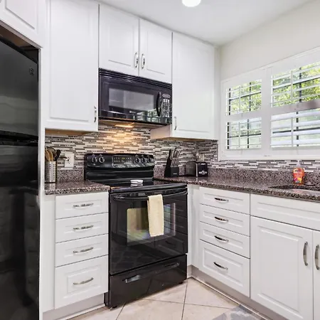 509 Sailmaker Villa